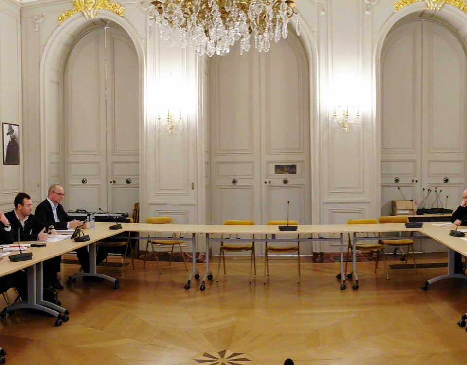 Romain Royet, préfet de la Marne, a piloté la rencontre avec la profession agricole (FDSEA, JA et Chambre d’agriculture) accompagné par ses administrations (DDT et DDETSPP) et le secrétaire général de la Préfecture. CP FDSEA51